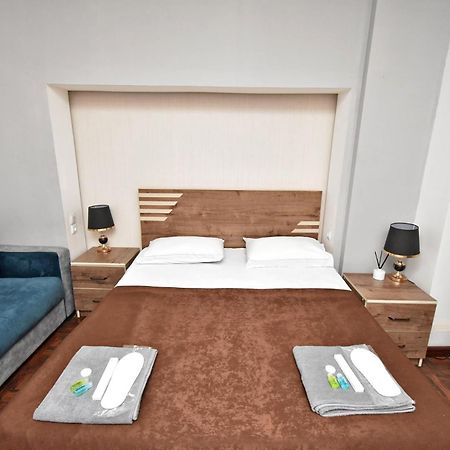 A&S Hotel Ереван Екстериор снимка