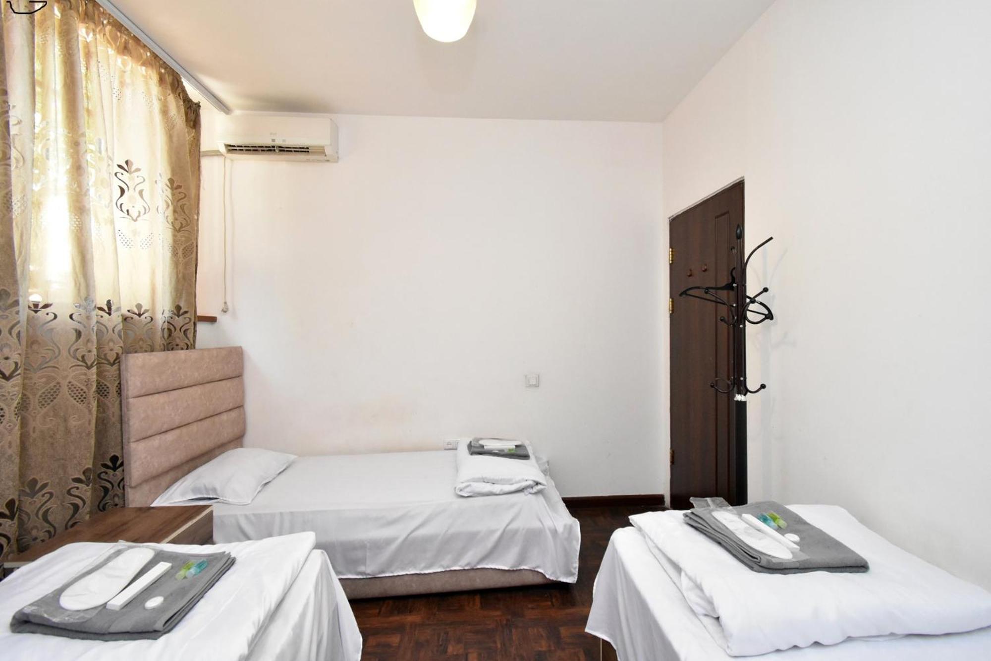 A&S Hotel Ереван Екстериор снимка